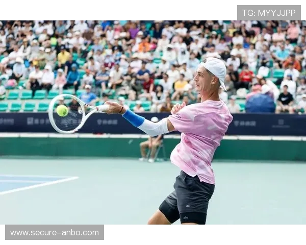 网球赛场风云再起 新星崛起挑战老将夺冠之路充满悬念